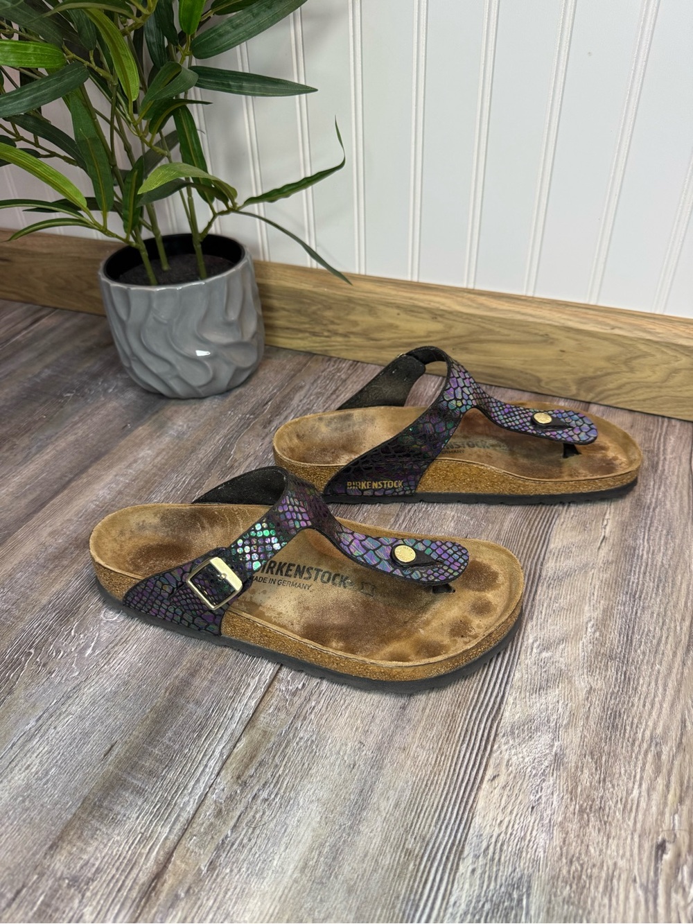 Birkenstock Gizeh Iridescent Snake Print Thong Sandals EU 39 Regular Ladies 8